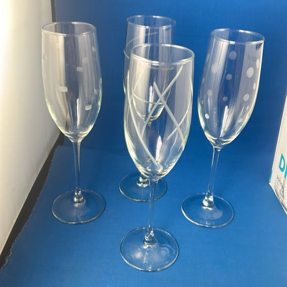 4 Pc Luminarc Soho Fluted Champagne Mix Set Clear Cut  Glass Etched Design NEW! - Picture 7 of 12